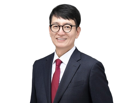 李 建 煜
